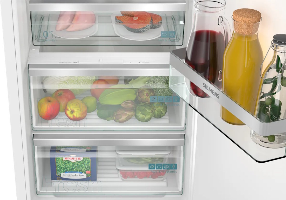 Detail of the hyperFresh zone for optimal storage of sensitive food