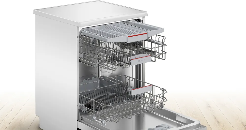 Bosch dishwasher with an automatically opened door for improved drying