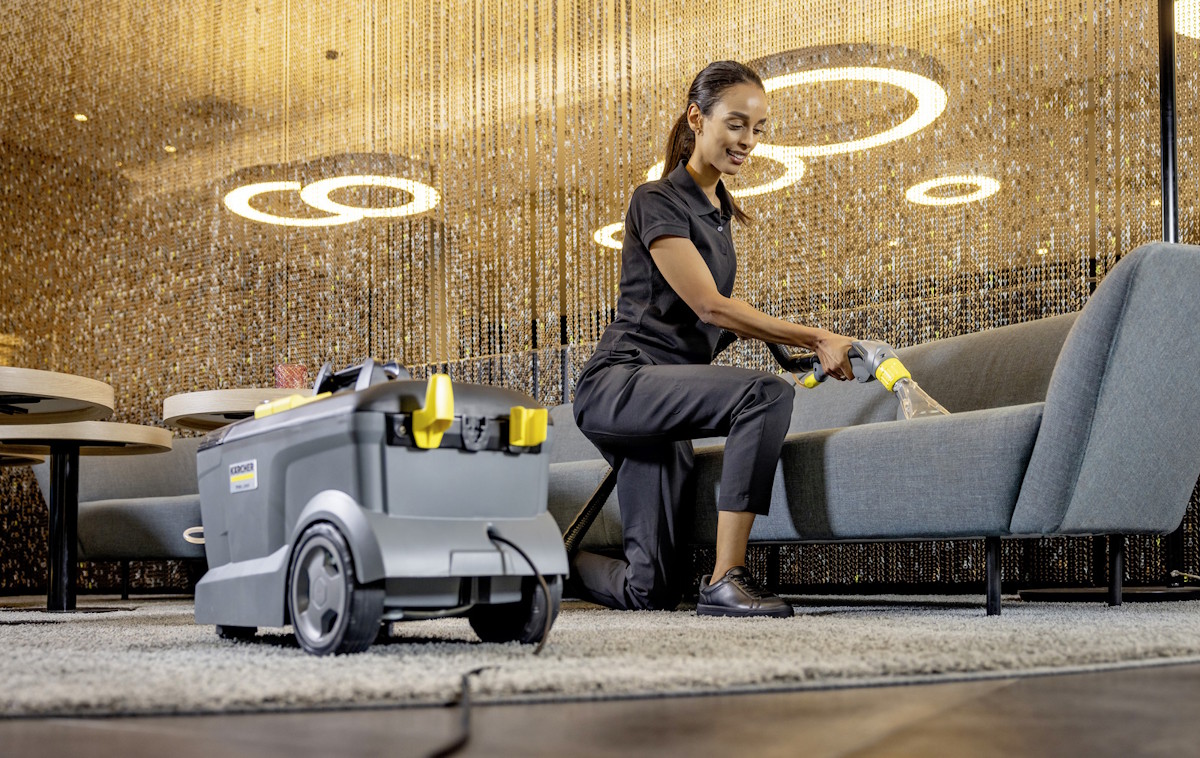 Upholstery Cleaning with Puzzi 10/1