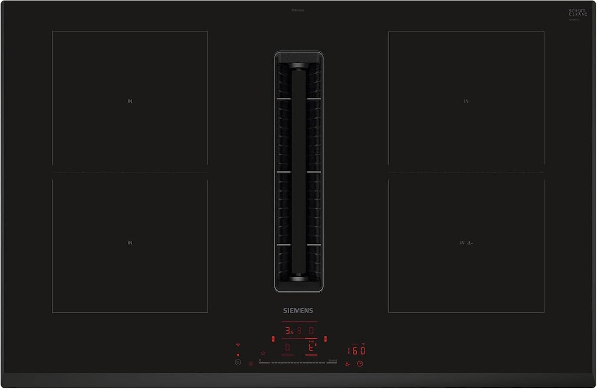 Siemens iQ100 cooktop with cookware in the FlexInduction zone