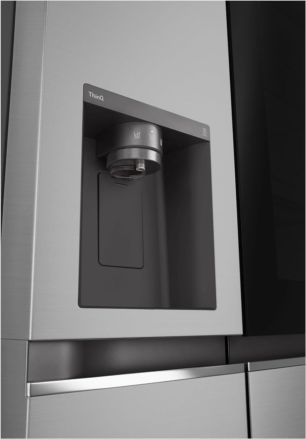 LG GSGV81PYLL with built-in water and ice dispenser for added convenience